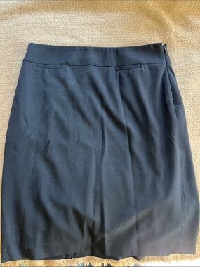 Tahari Black Pencil Skirt - Size 6
